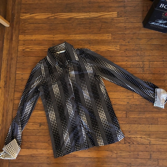 Sweetbriar Tops - Vintage blouse. Black and white print